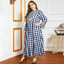 Load image into Gallery viewer, FridayIn Summer Women's Dress 2021 Bohemian Plaid Long Sleeve Round Neck Plaid Slim Plus Size Kaftan
